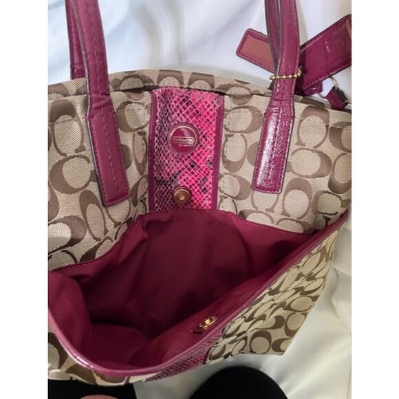 Coach Signature Python Stripe Raspberry Beige Tan shoulder purse bag gently used - Picture 5 of 10